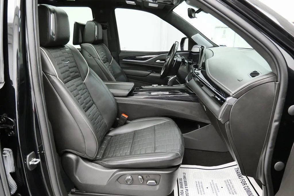 Used 2023 Cadillac Escalade V image 16