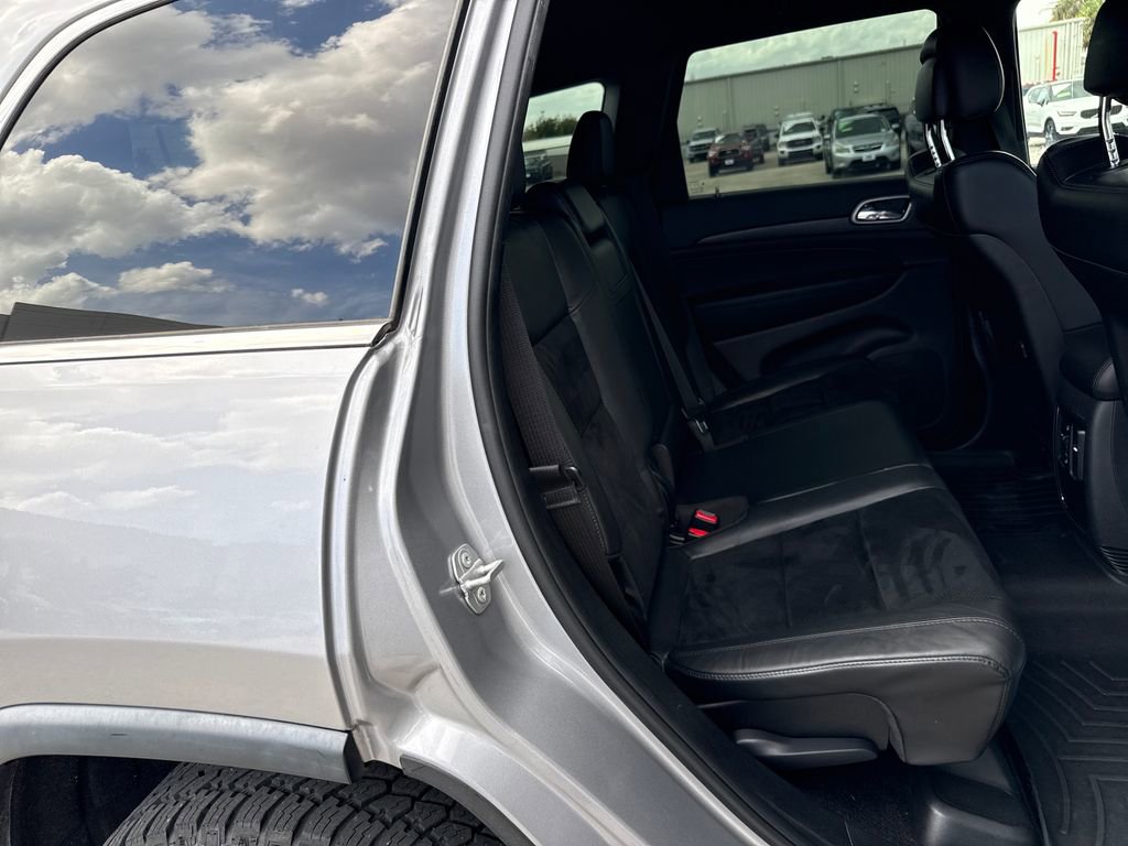 Used 2018 Jeep Grand Cherokee Laredo image 26