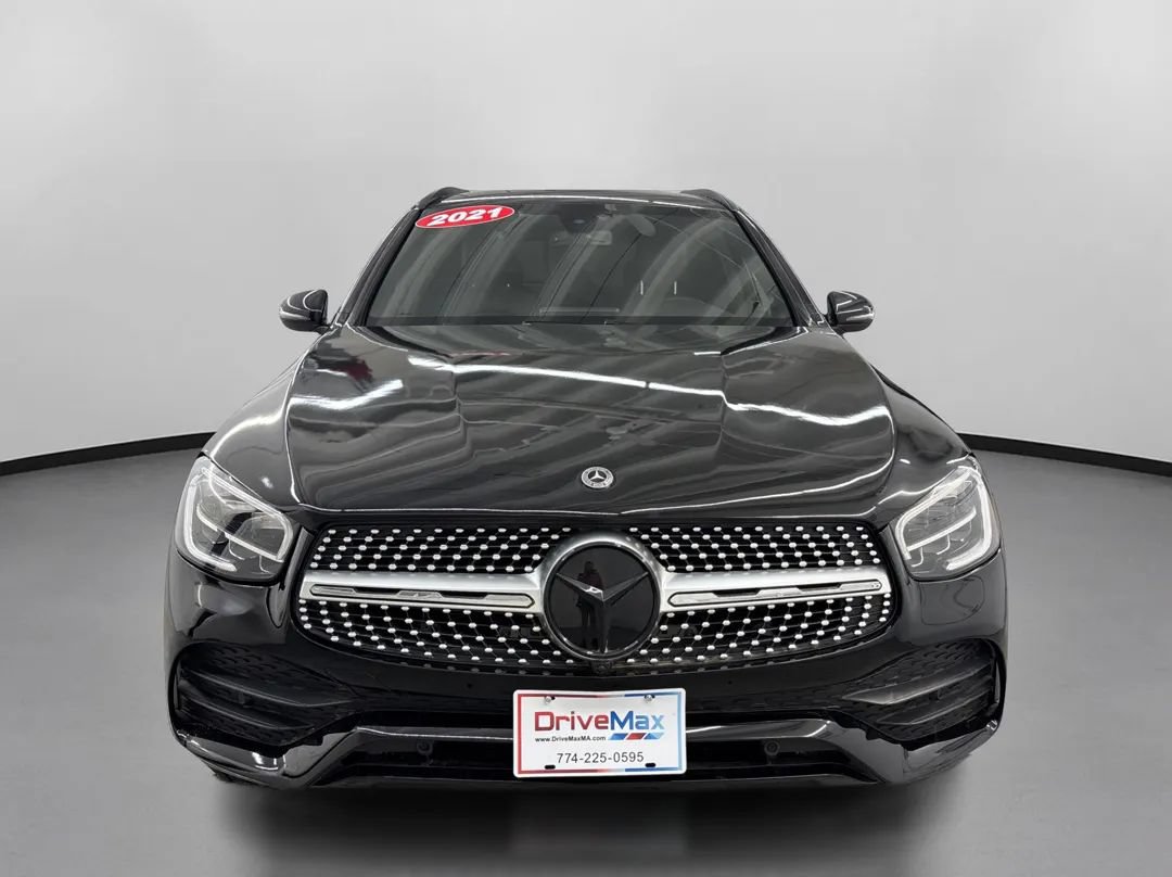 Used 2021 Mercedes-Benz GLC 300 4MATIC image 2