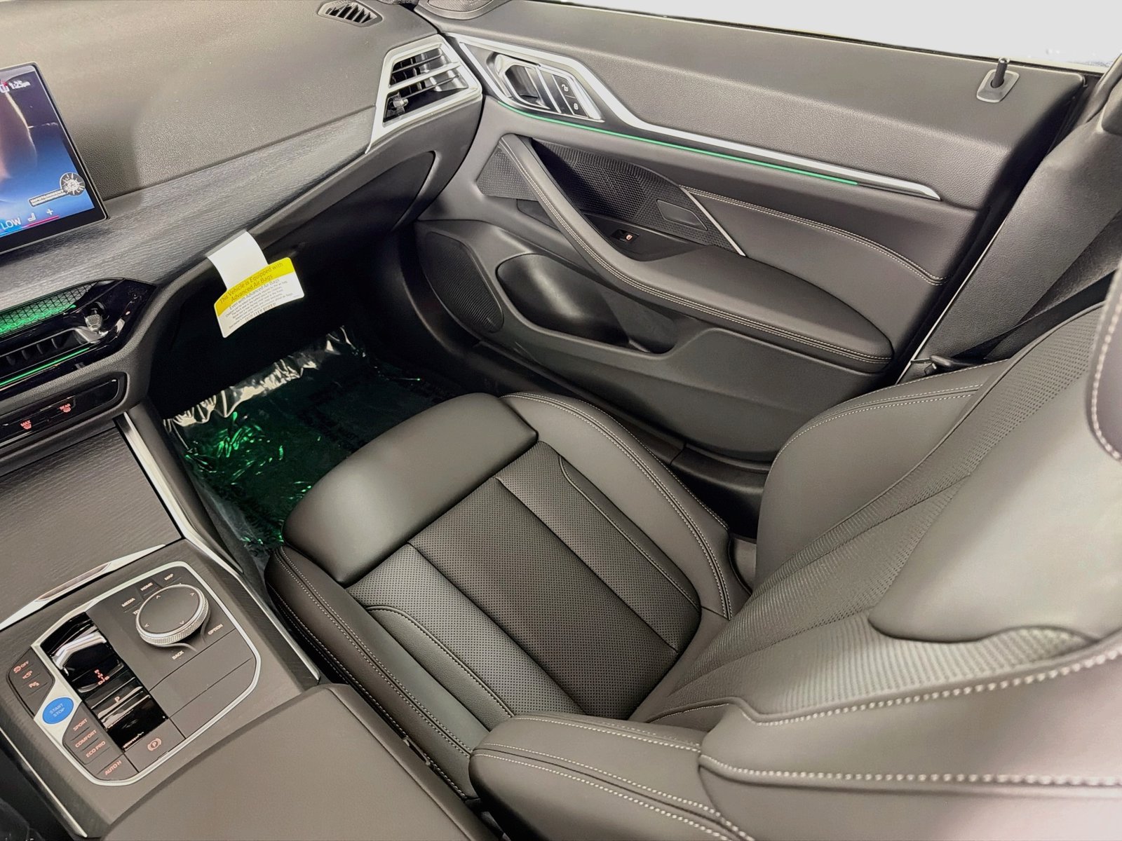 New 2026 BMW i4 eDrive40 w/ Parking Assistance Package RWD image 24