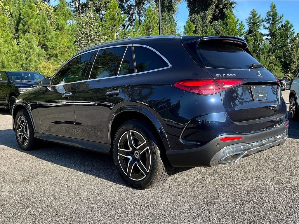 Used 2024 Mercedes-Benz GLC 300 4MATIC image 3