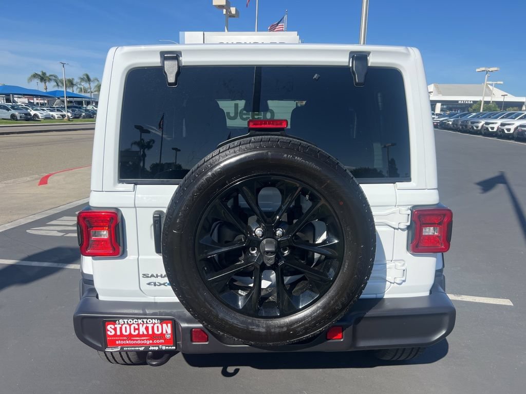 Used 2025 Jeep Wrangler Unlimited Sahara AWD/4WD image 17