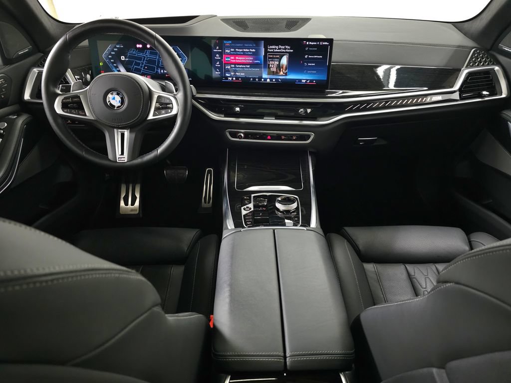 Used 2025 BMW X7 M60i AWD/4WD image 14