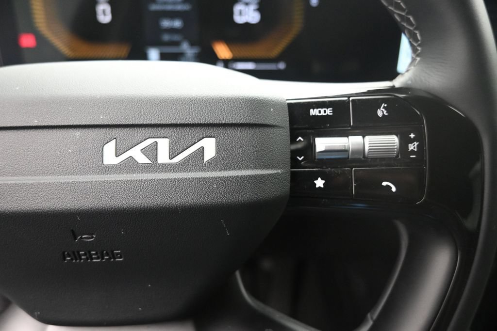 Used 2026 Kia Sorento LX FWD image 14
