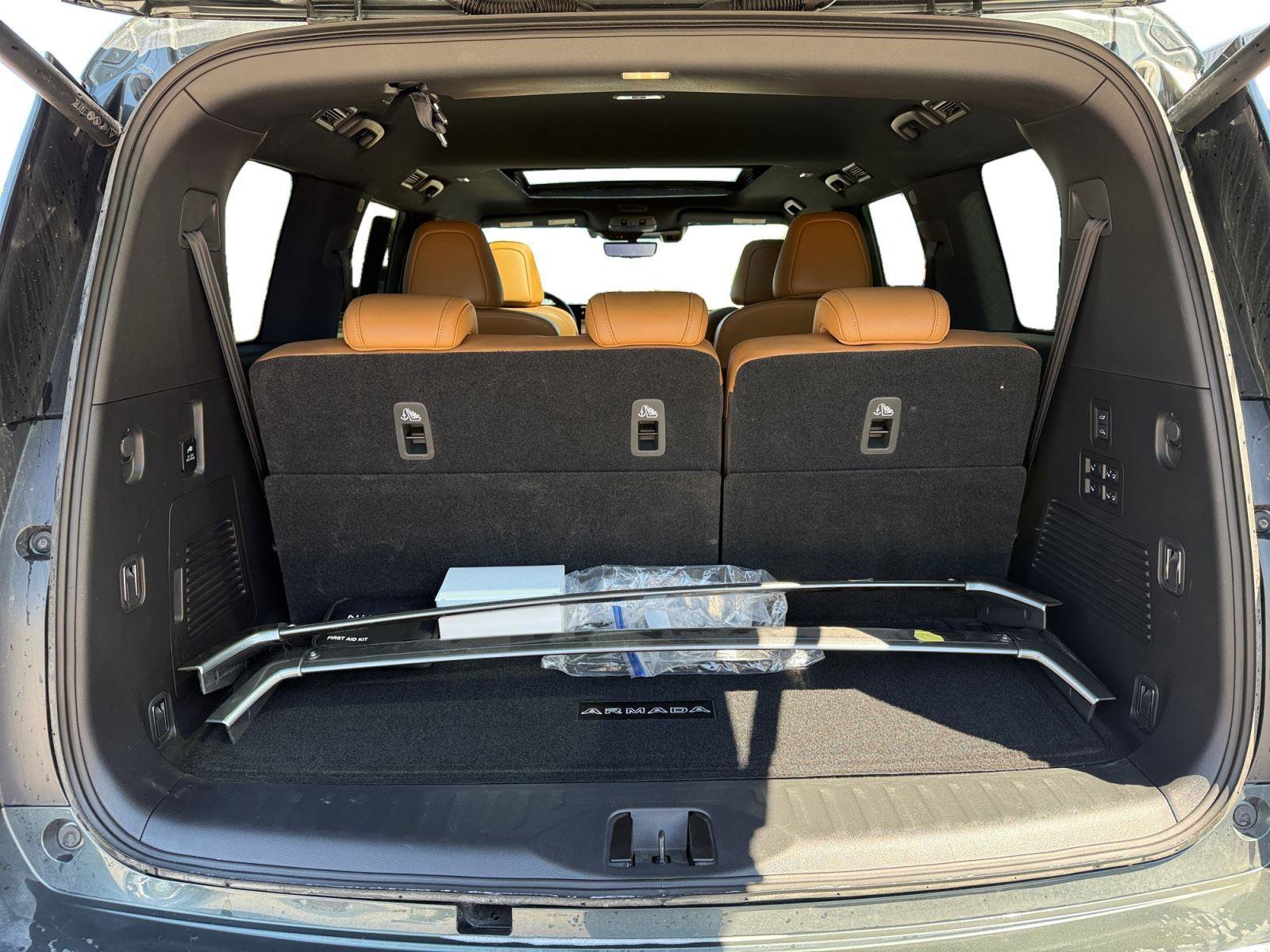Used 2025 Nissan Armada Platinum Reserve AWD/4WD image 24