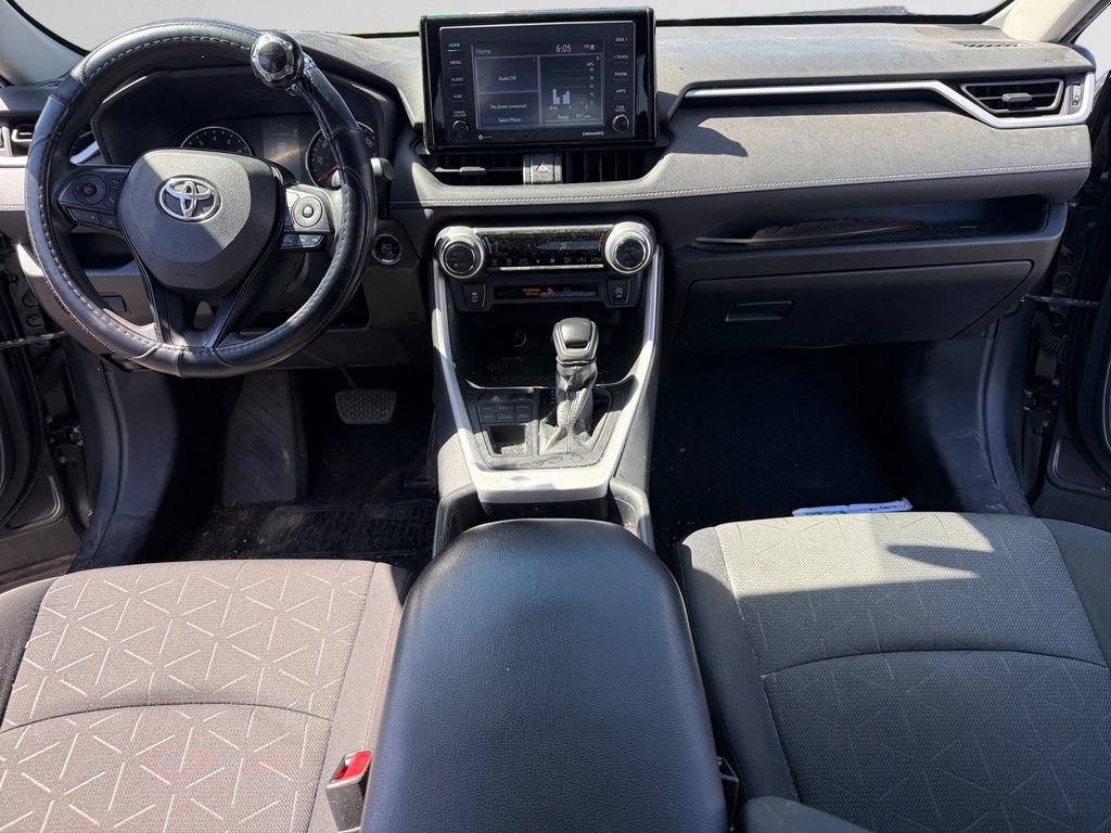 Used 2021 Toyota RAV4 XLE AWD/4WD image 11