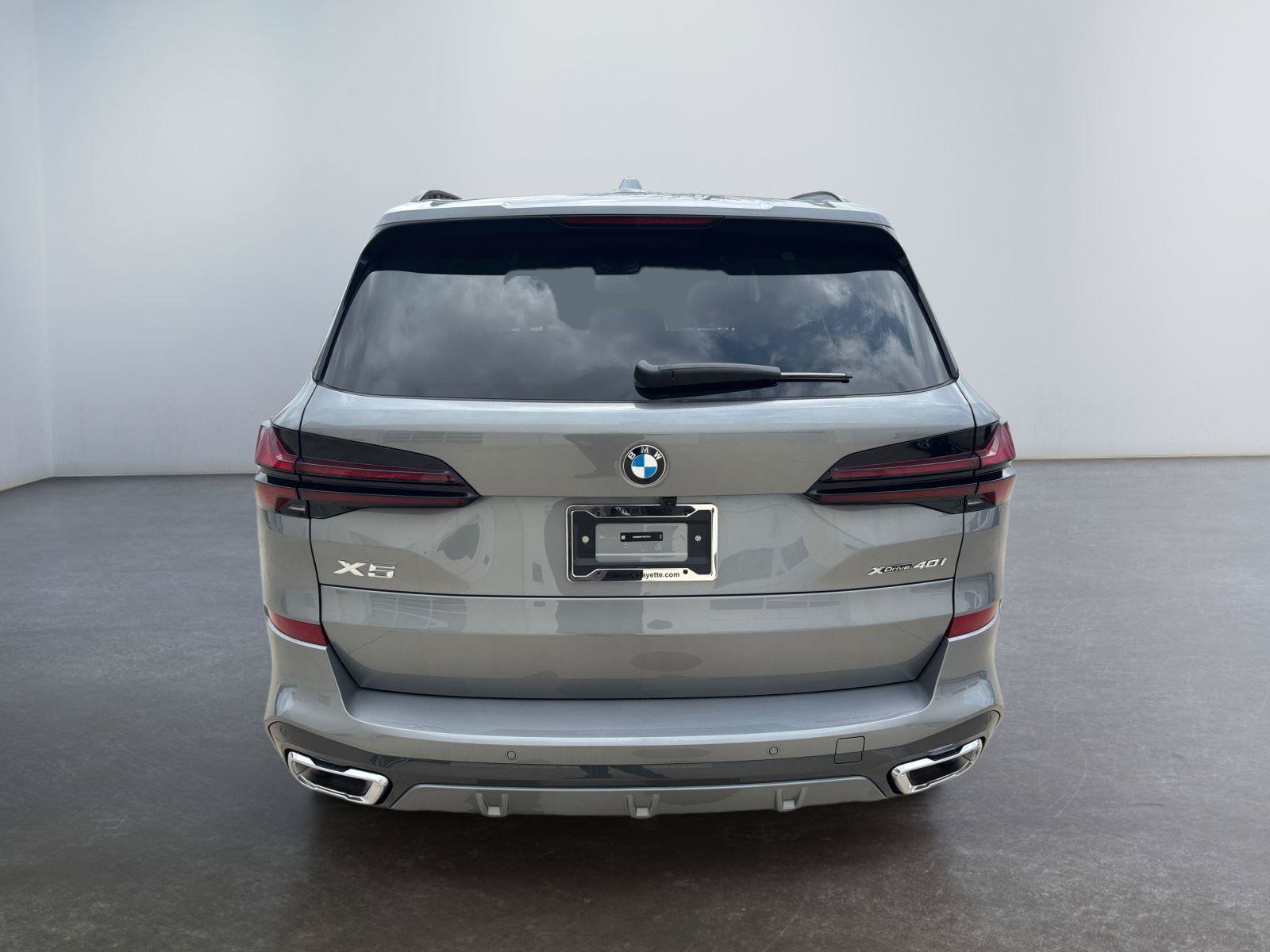 Used 2026 BMW X5 xDrive40i w/ M Sport Package AWD/4WD image 14