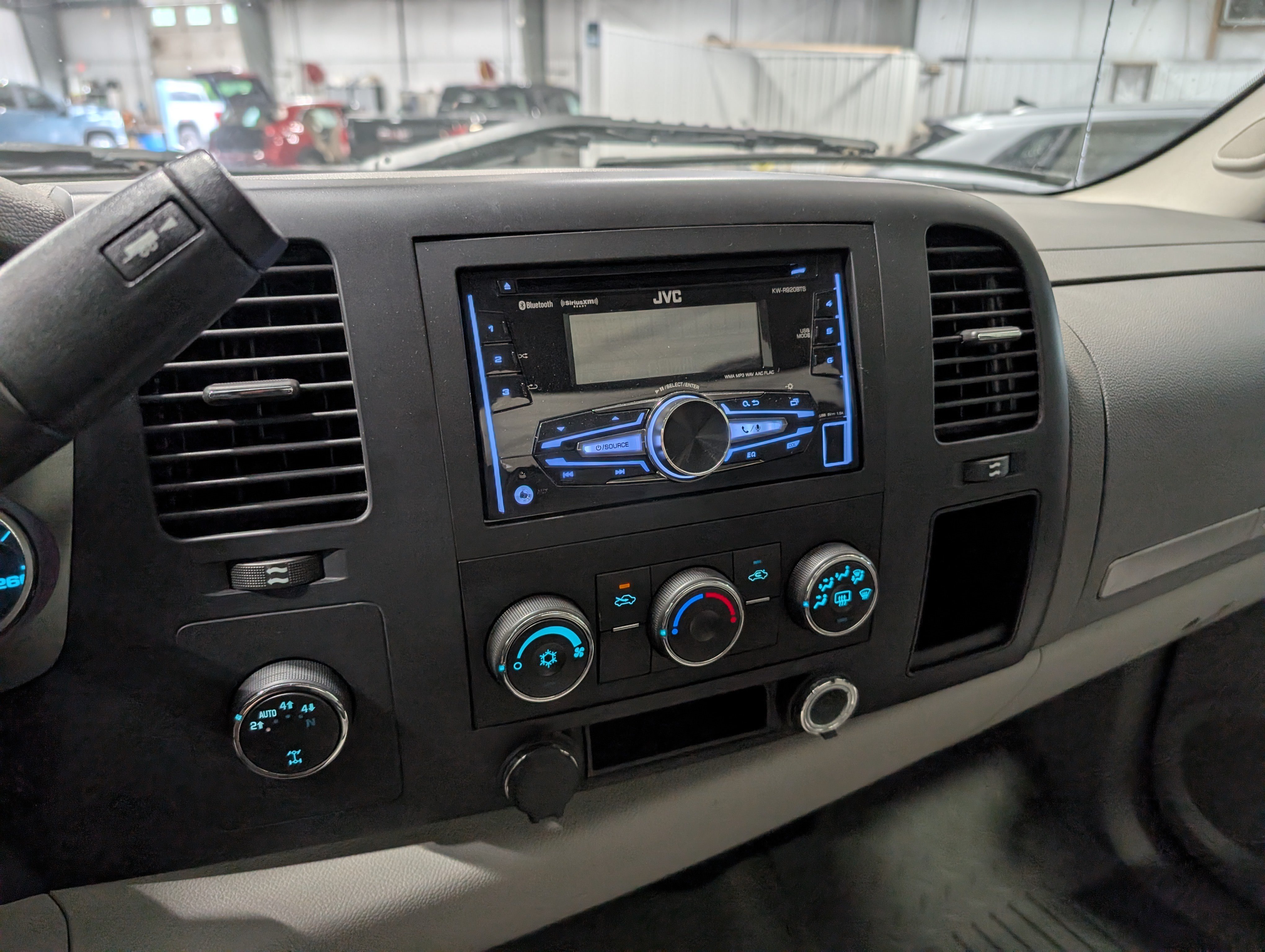 Used 2007 GMC Sierra 1500 SLE w/ SLE/SLT Trailering Package AWD/4WD image 23