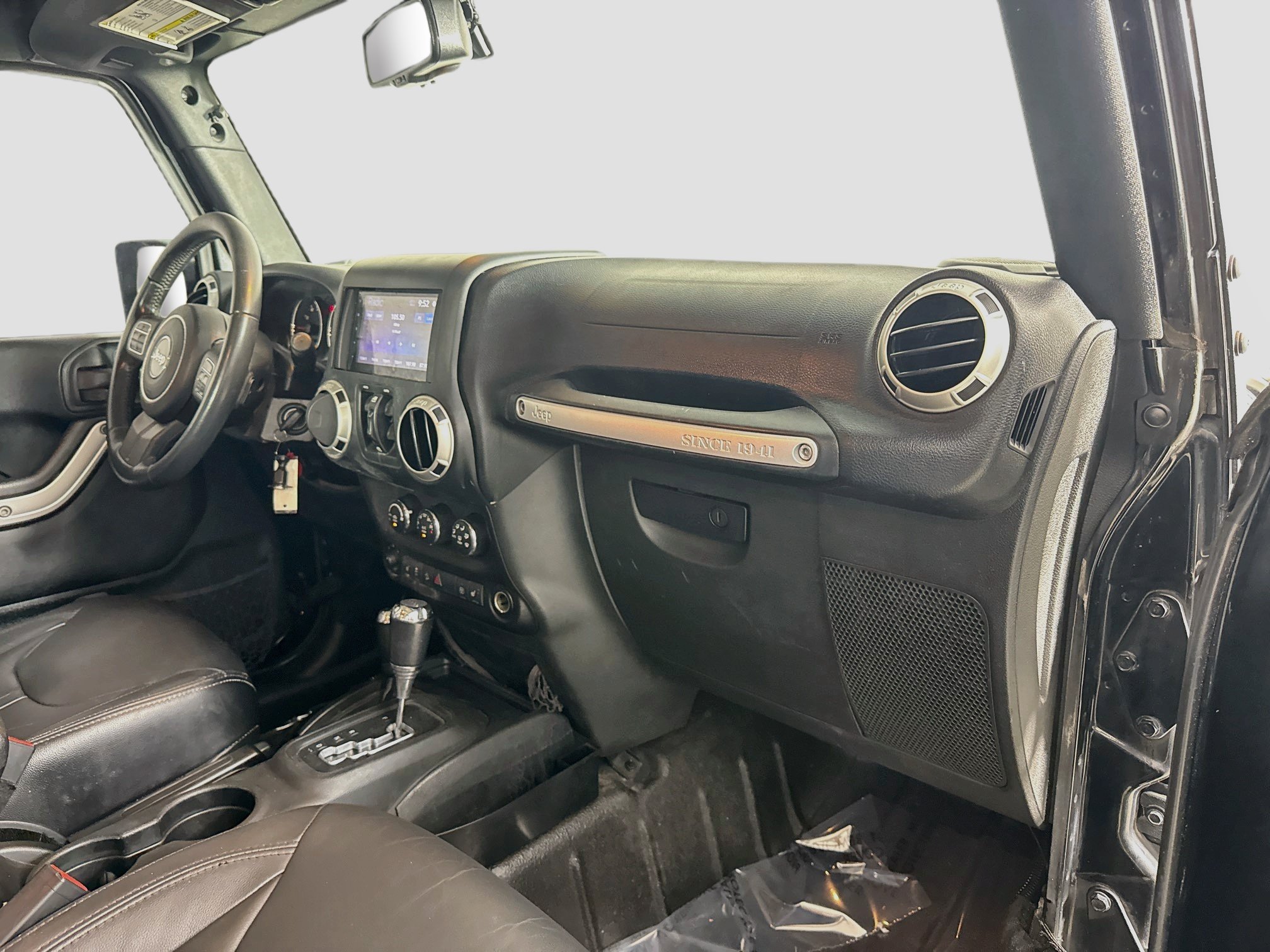 Used 2018 Jeep Wrangler Unlimited Rubicon w/ Cold Weather Group AWD/4WD image 30