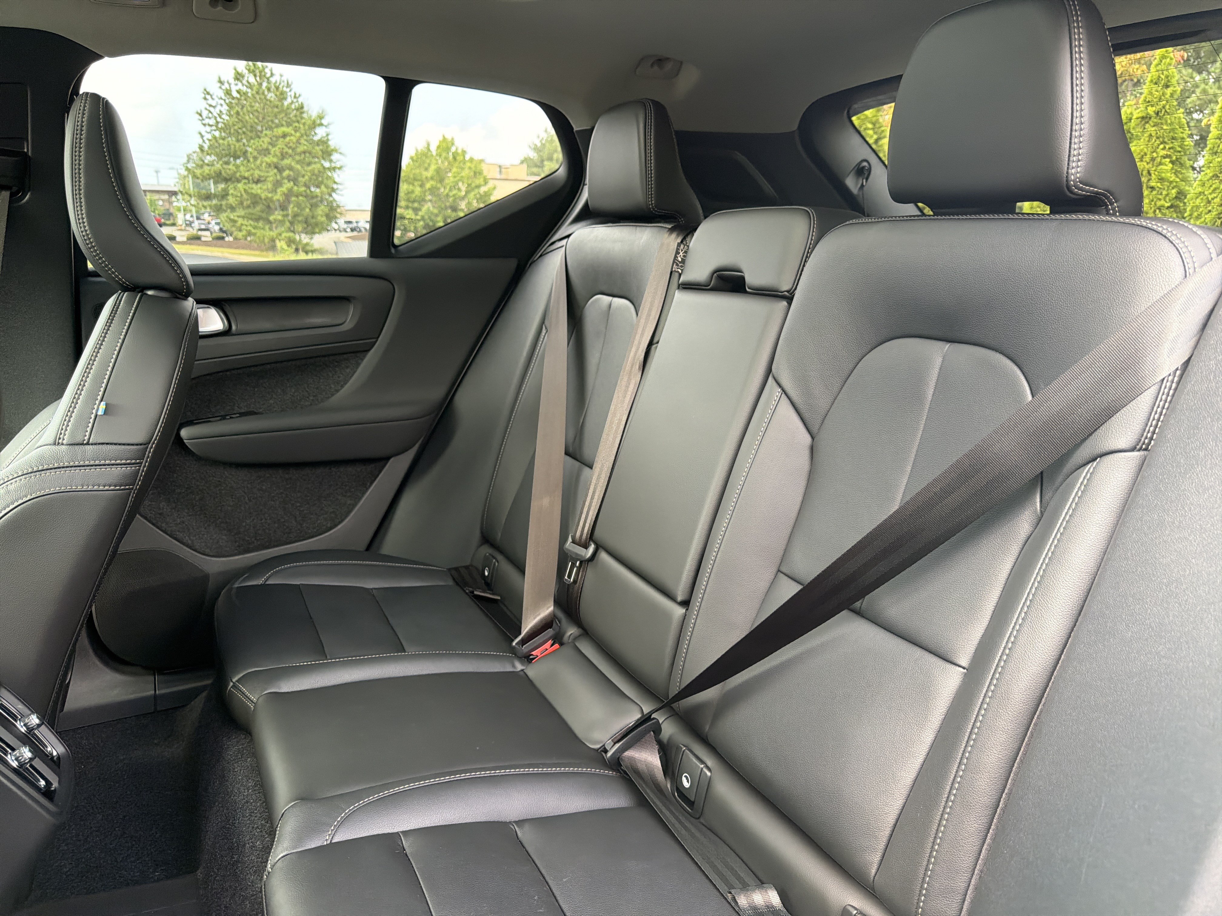 Used 2026 Volvo XC40 B5 Ultra w/ Protection Package Premier AWD/4WD image 9