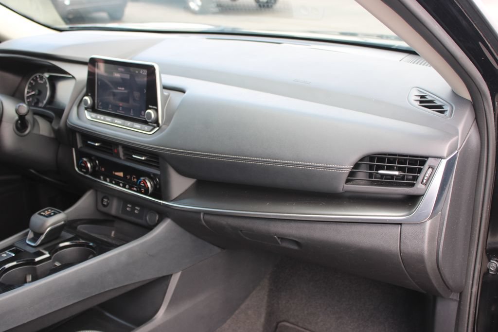 Used 2024 Nissan Rogue SV AWD/4WD image 29