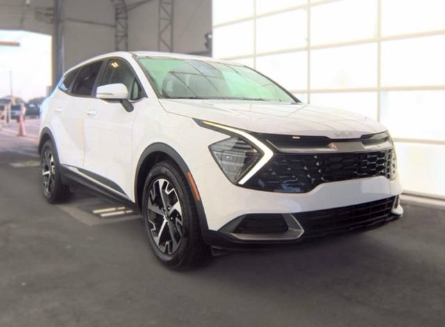 Certified 2025 Kia Sportage EX FWD image 3