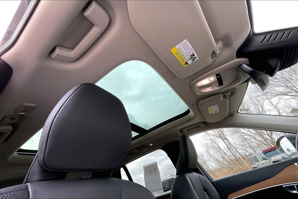 Used 2024 Volvo XC90 B6 Plus w/ Protection Package Premier image 22