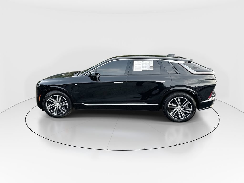 Used 2023 Cadillac Lyriq AWD image 5
