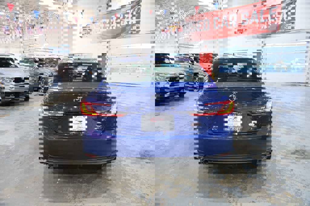 Used 2025 Toyota Camry SE image 9