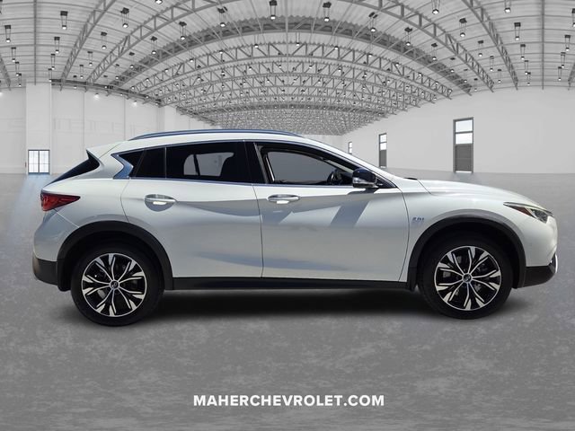 Used 2018 INFINITI QX30 Premium w/ Navigation Package image 8