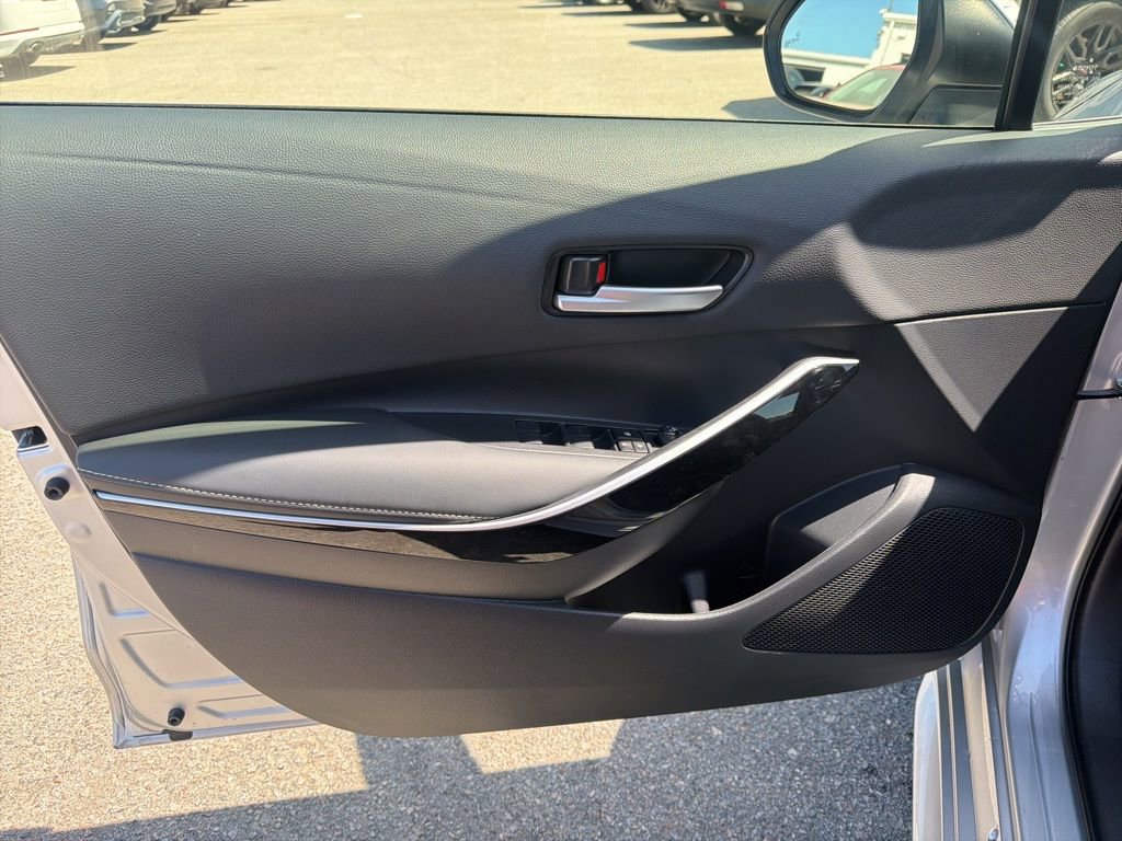 Used 2025 Toyota Corolla XLE image 12