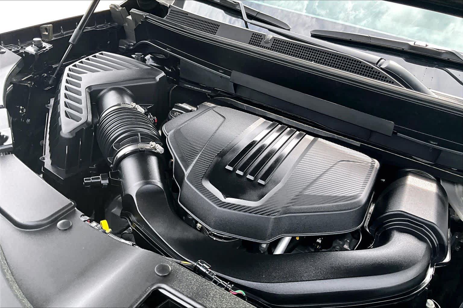 Used 2025 Chevrolet Traverse RS w/ LPO, Floor Liner Package FWD image 31