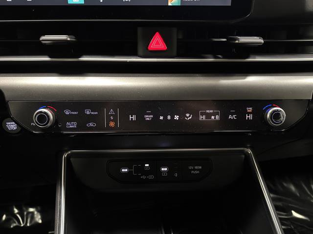 Used 2025 Kia Carnival SX w/ SX Dark Edition Package image 20