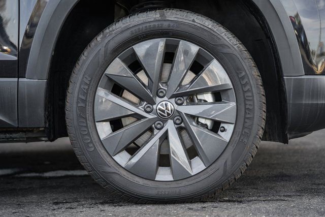 Used 2024 Volkswagen Taos S w/ MDO Package image 18