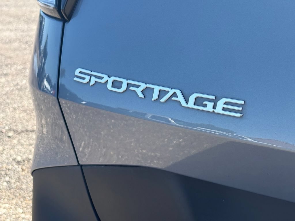 Used 2025 Kia Sportage EX FWD image 10
