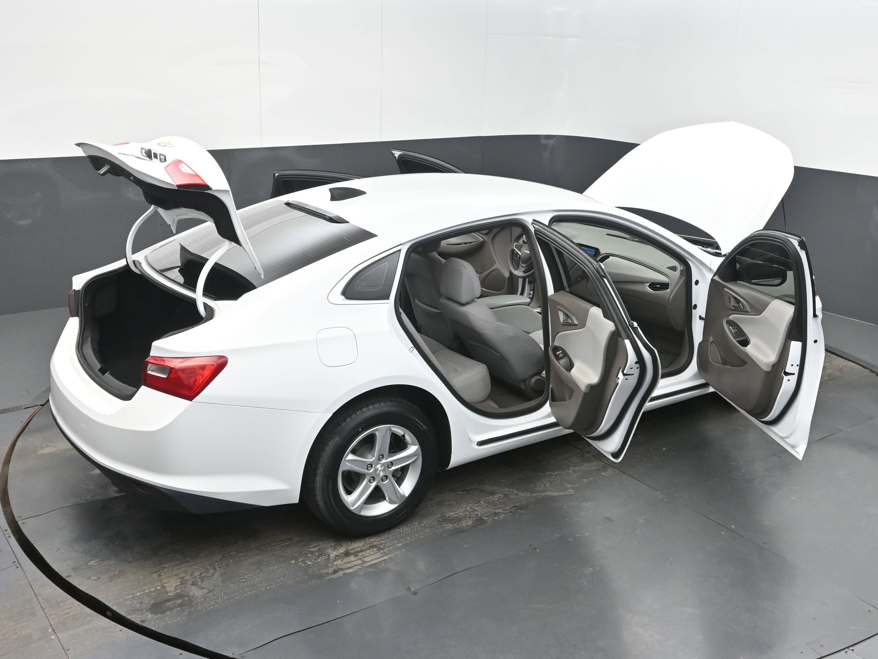 Used 2021 Chevrolet Malibu LS image 45