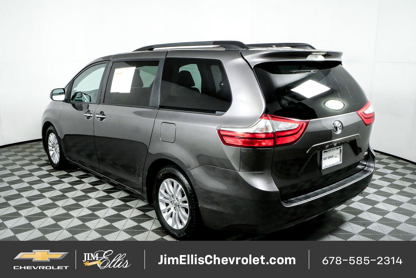 Used 2016 Toyota Sienna XLE FWD image 26