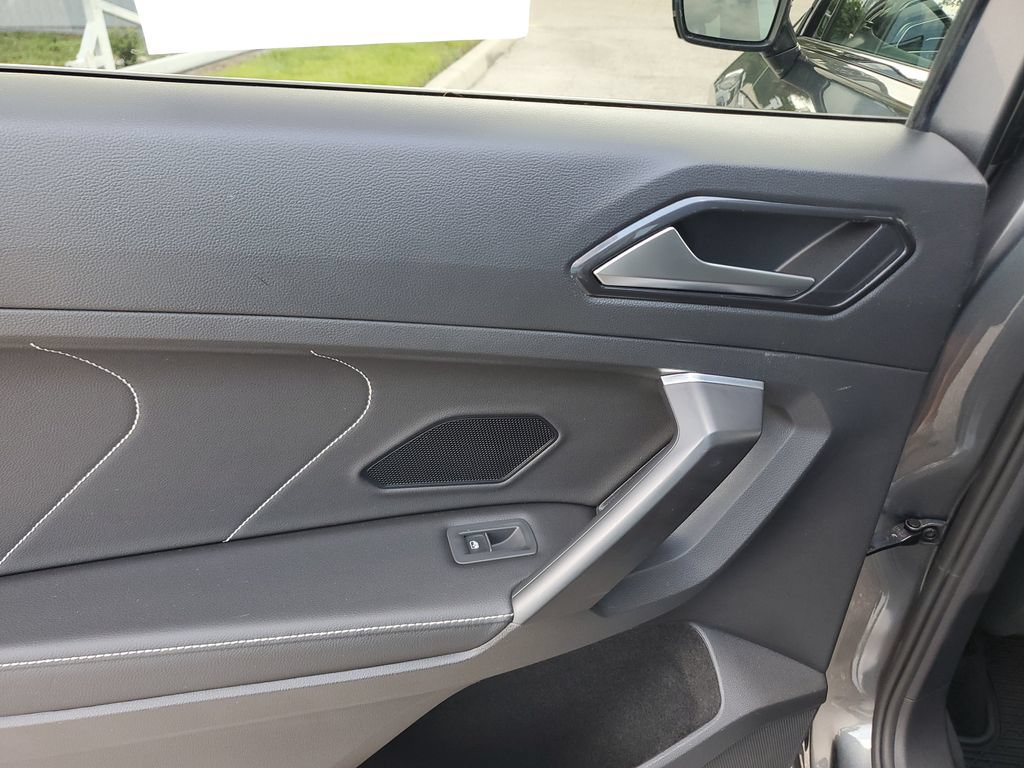 Certified 2023 Volkswagen Tiguan SE w/ Panoramic Sunroof Package FWD image 18