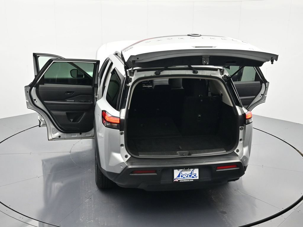 Certified 2024 Nissan Pathfinder SV image 47