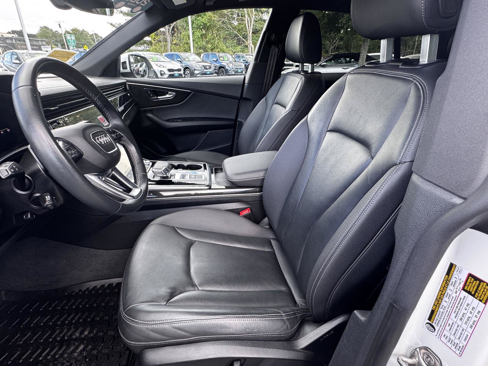 Used 2025 Audi Q8 Premium AWD/4WD image 13