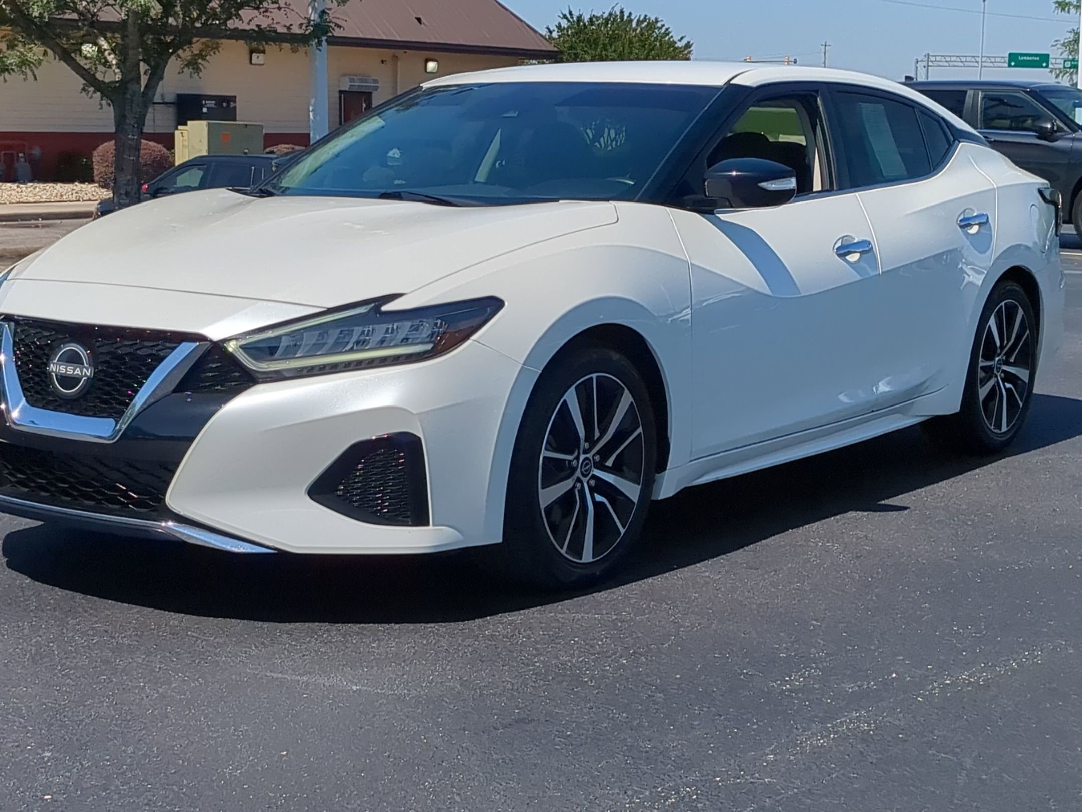 Used 2023 Nissan Maxima SV w/ Floor Mat Group FWD image 7
