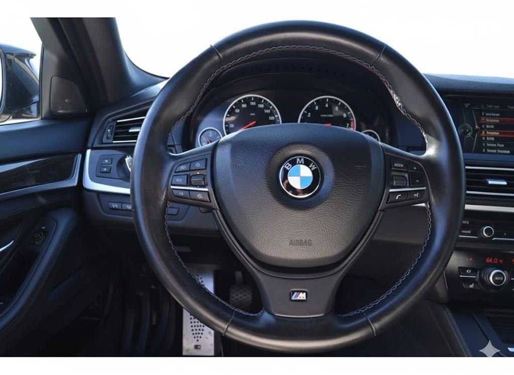 Used 2013 BMW M5 image 29