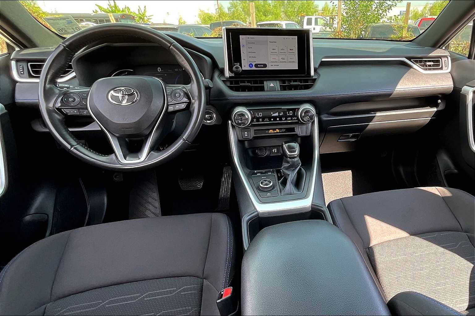 Used 2024 Toyota RAV4 SE image 13