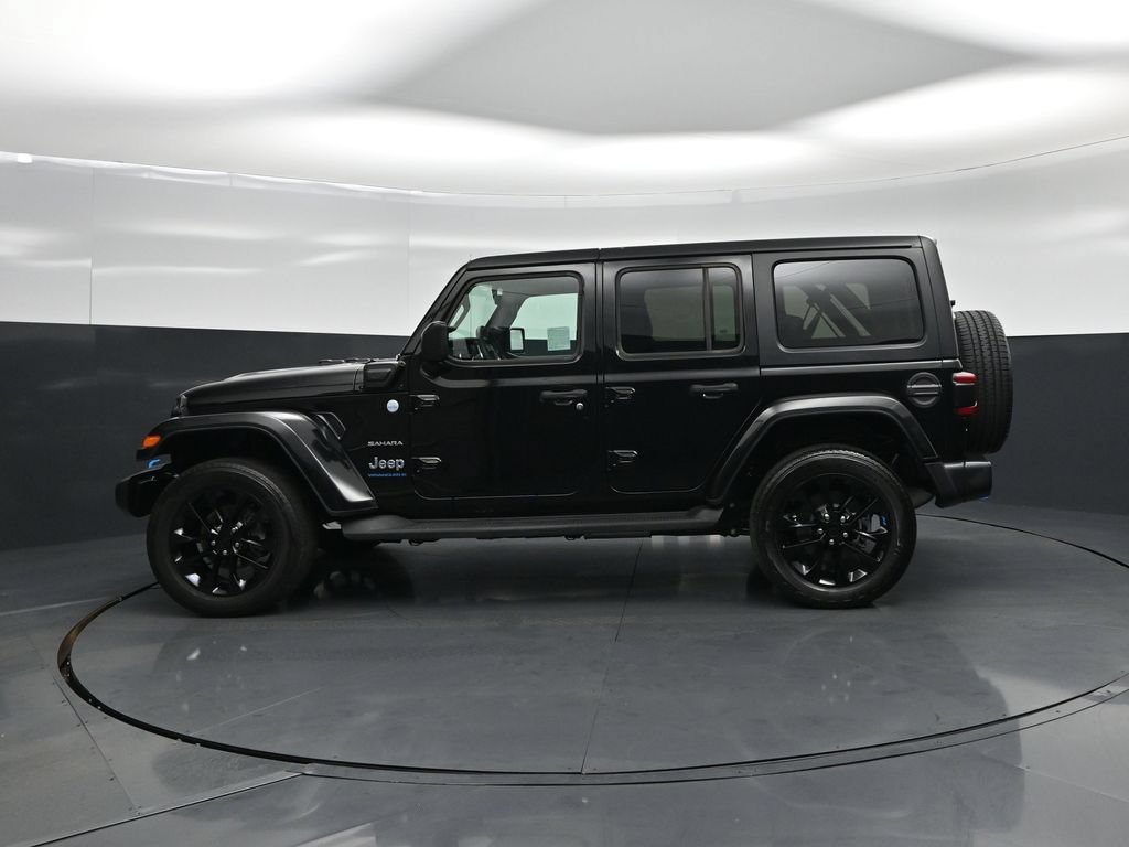 Used 2023 Jeep Wrangler Unlimited Sahara AWD/4WD image 24