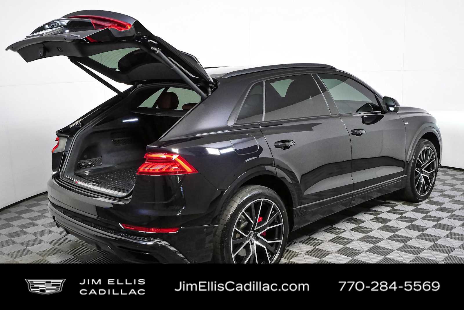 Used 2020 Audi Q8 Premium Plus AWD/4WD image 27