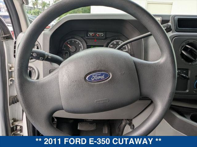 Used 2011 Ford E-350 and Econoline 350 Super Duty RWD image 12