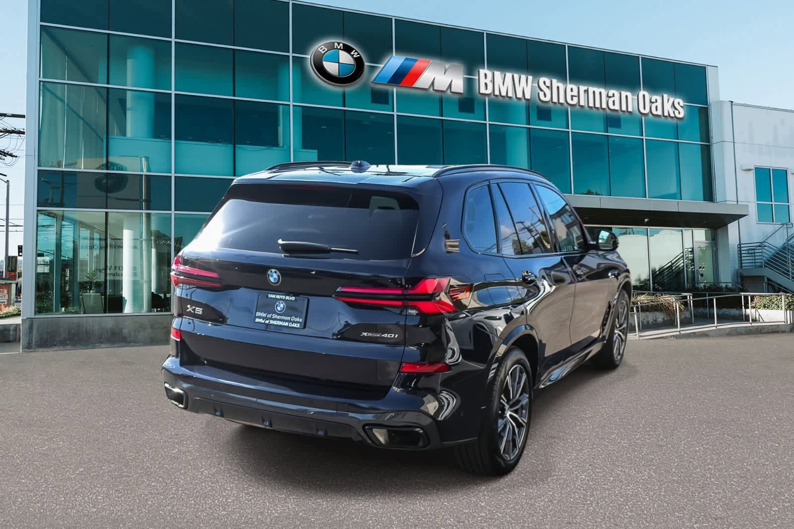 Used 2026 BMW X5 xDrive40i w/ M Sport Package AWD/4WD image 4