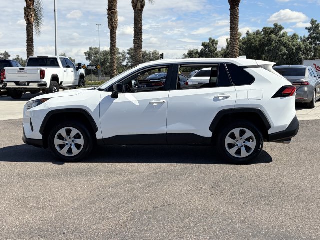 Used 2022 Toyota RAV4 LE AWD/4WD image 9