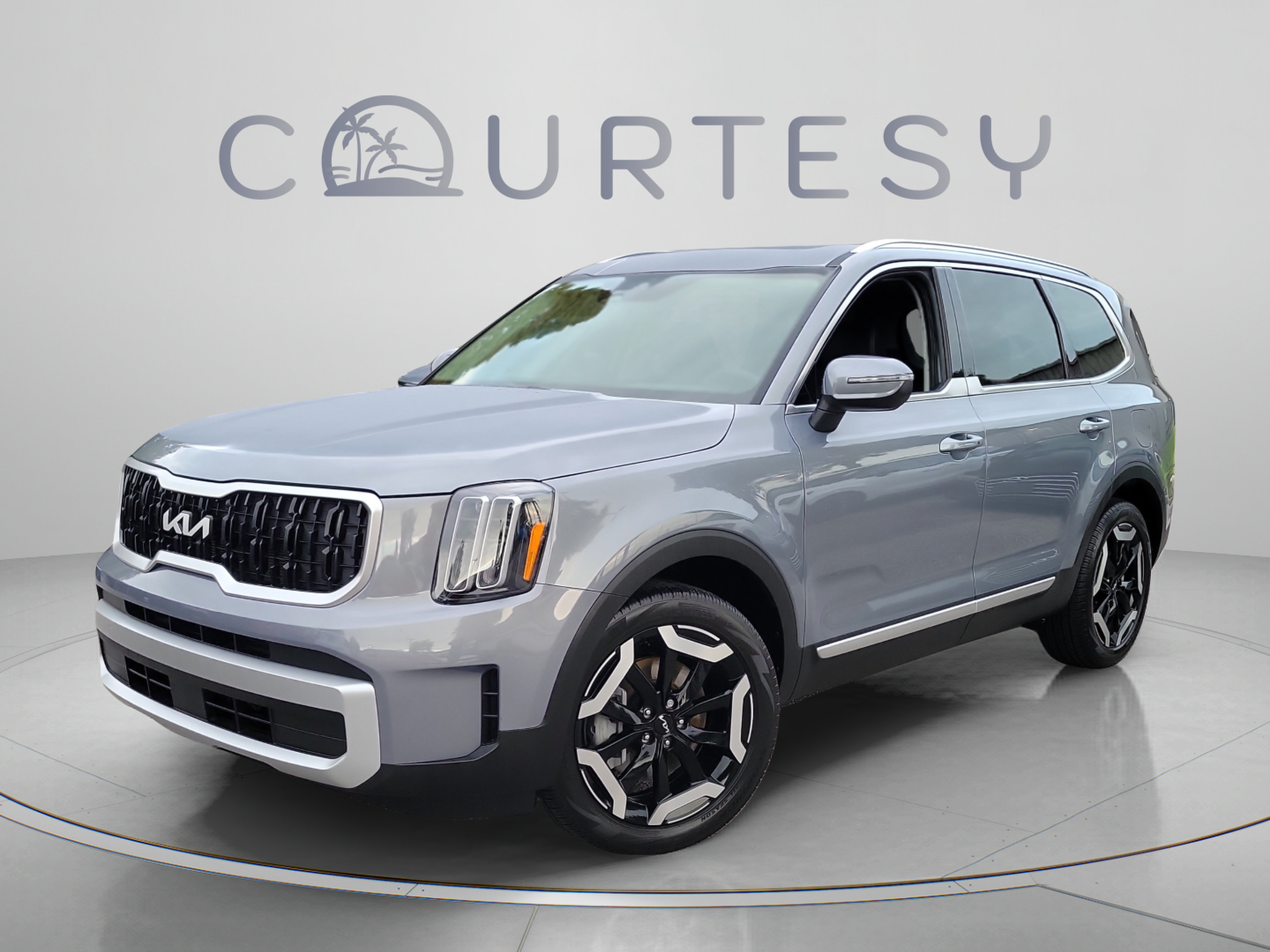 Used 2025 Kia Telluride EX w/ EX Captain's Chair Package