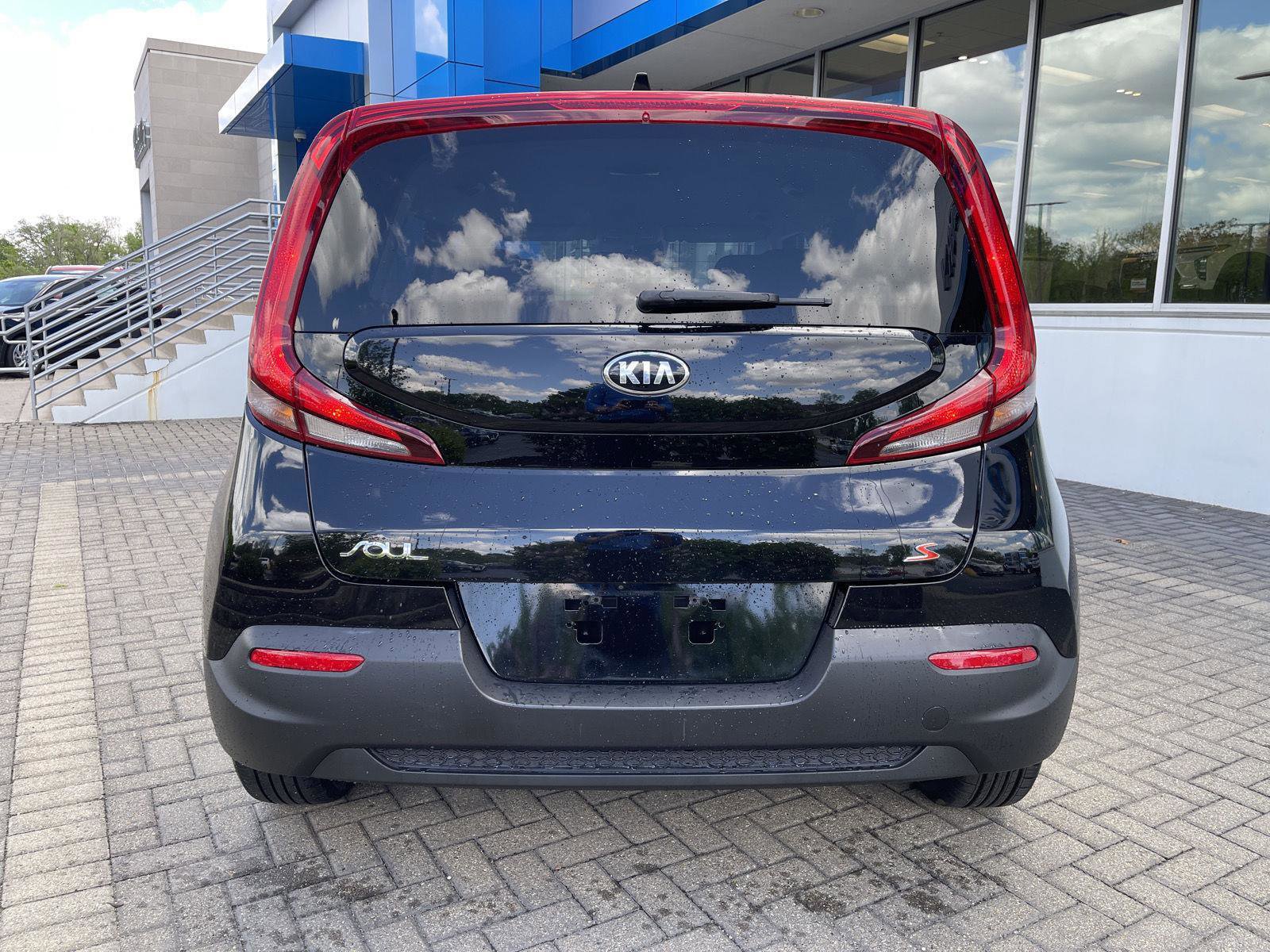 Used 2021 Kia Soul S FWD image 4