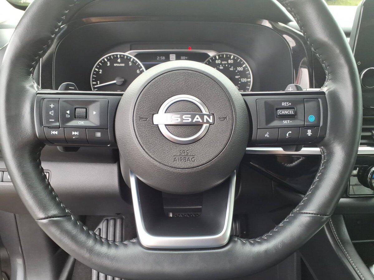 Used 2024 Nissan Pathfinder SL AWD/4WD image 10