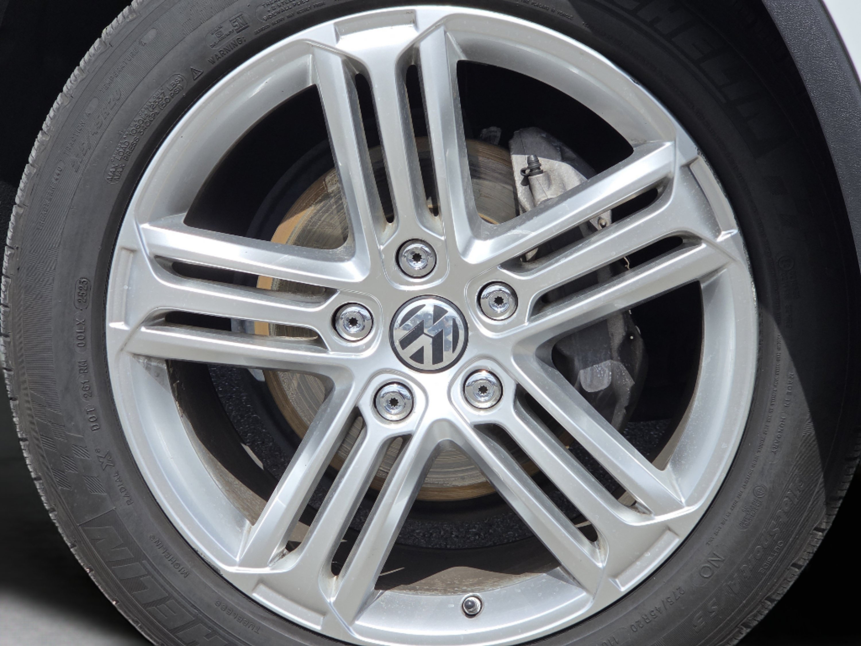 Used 2015 Volkswagen Touareg Executive AWD/4WD image 16