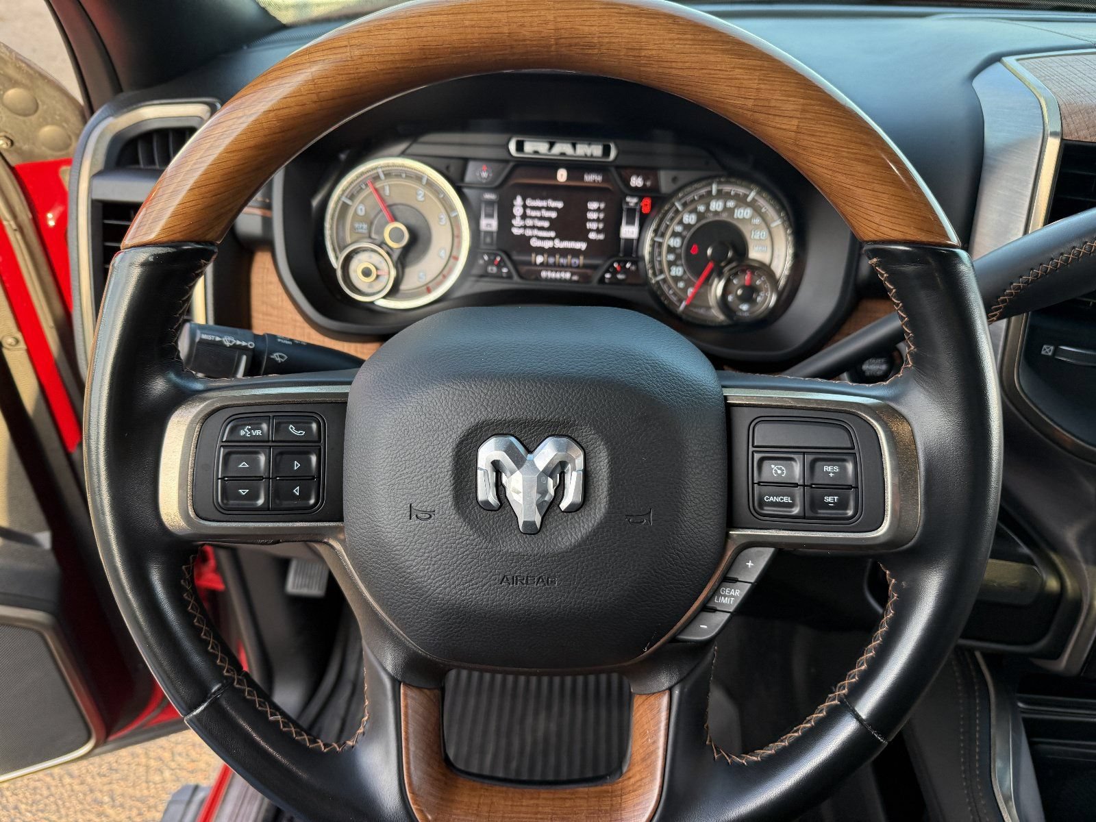 Used 2022 RAM 2500 Limited AWD/4WD image 24