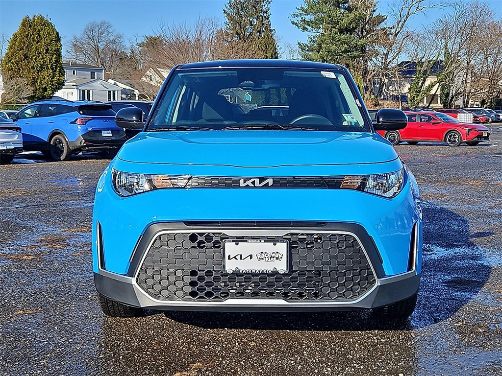 Certified 2025 Kia Soul S image 2