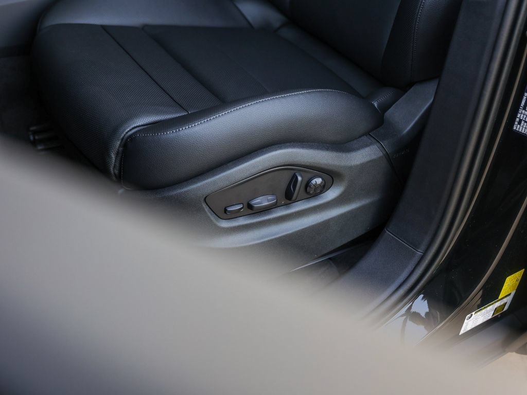 New 2026 Porsche Cayenne AWD/4WD image 16