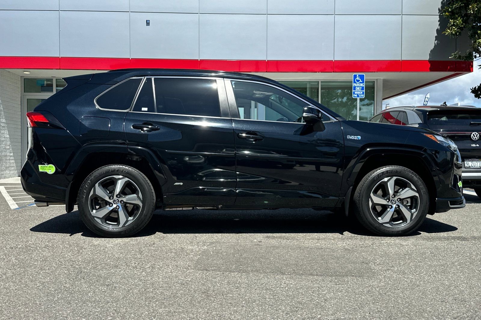 Used 2023 Toyota RAV4 SE w/ Weather & Moonroof Package AWD/4WD image 3