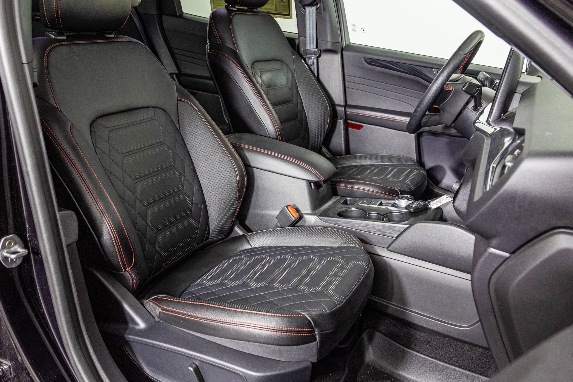 Used 2024 Ford Escape ST-Line Elite w/ Premium Technology Package AWD/4WD image 49