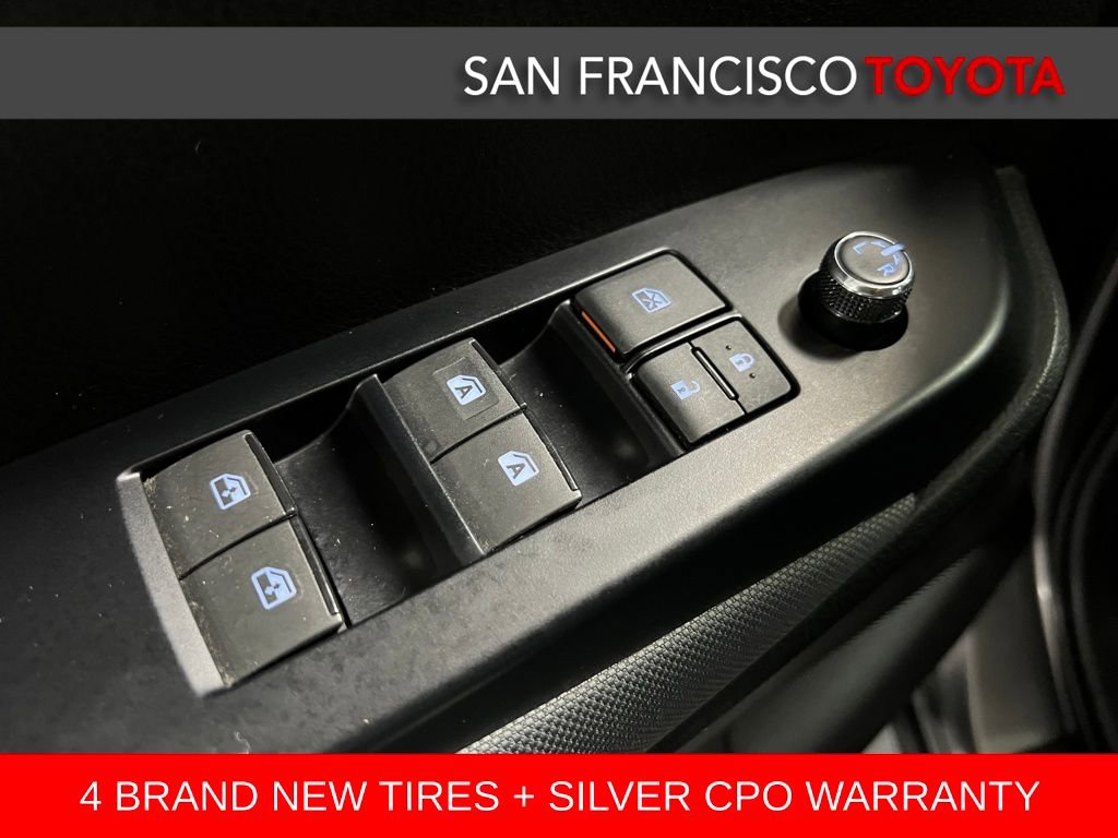 Used 2017 Toyota Highlander LE image 38