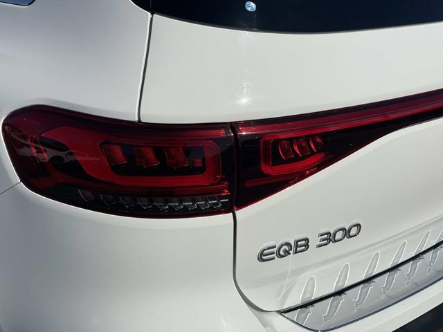 Used 2023 Mercedes-Benz EQB 300 300 image 7