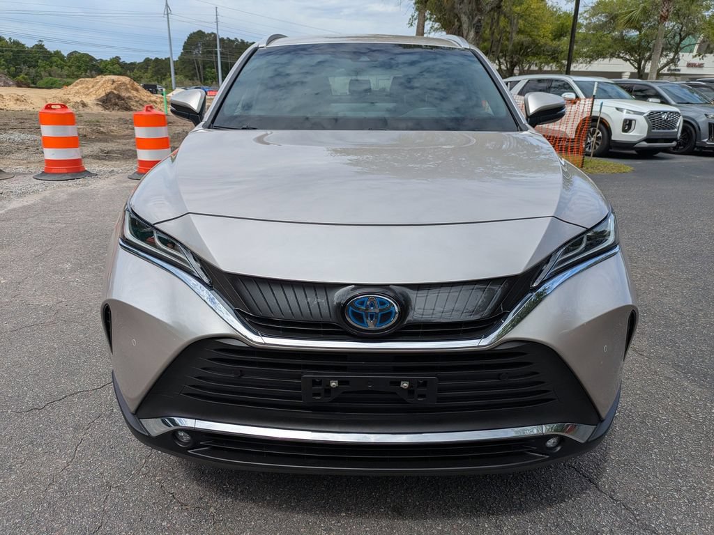Used 2024 Toyota Venza XLE AWD/4WD image 9